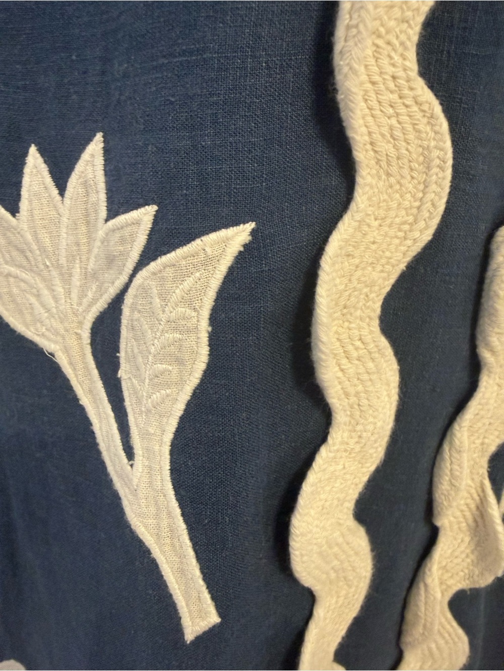Farm Rio Embroidered Long Sleeve Dress Size Medium - Picture 2 of 3